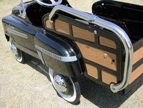 �y�_���J�[�E�u���b�N�E�G�X�e�[�g���S��